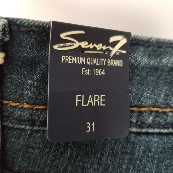 NWT Seven7 Dark Wash Lowrise Flare Jeans Size 31 - Picture 5 of 7